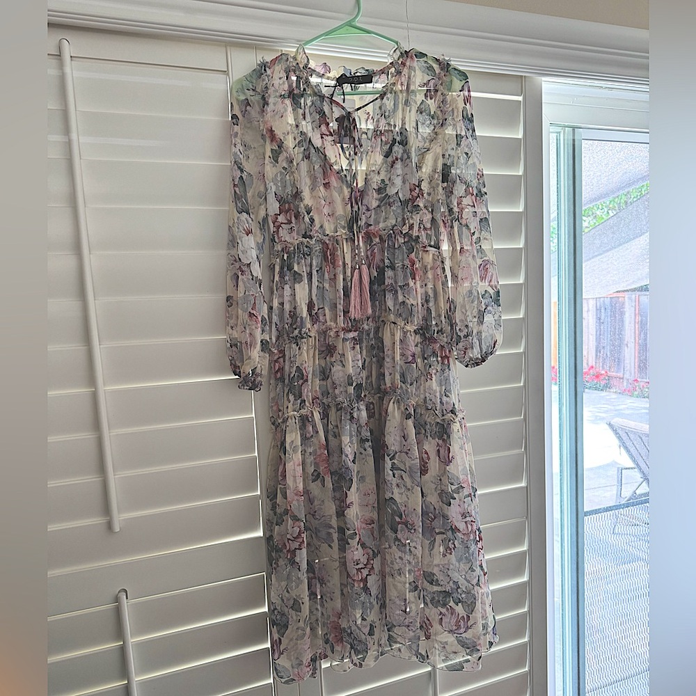 Beautiful ruffle maxi dress 👗